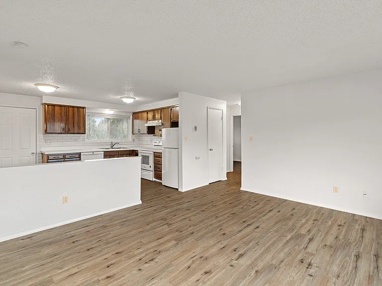 1200 W Huntley St #1212 — Photo 2