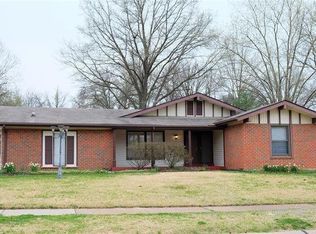 2210 Wedgwood Dr W, Florissant, MO