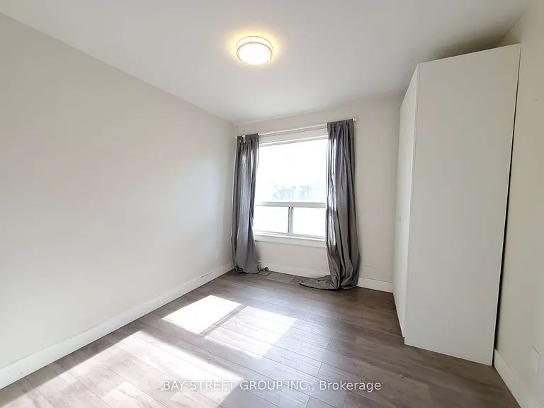 212 Monarch Park Ave — Photo 11