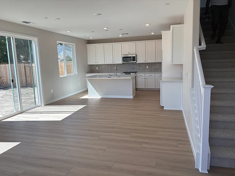 1456 Jeanine Way — Photo 5