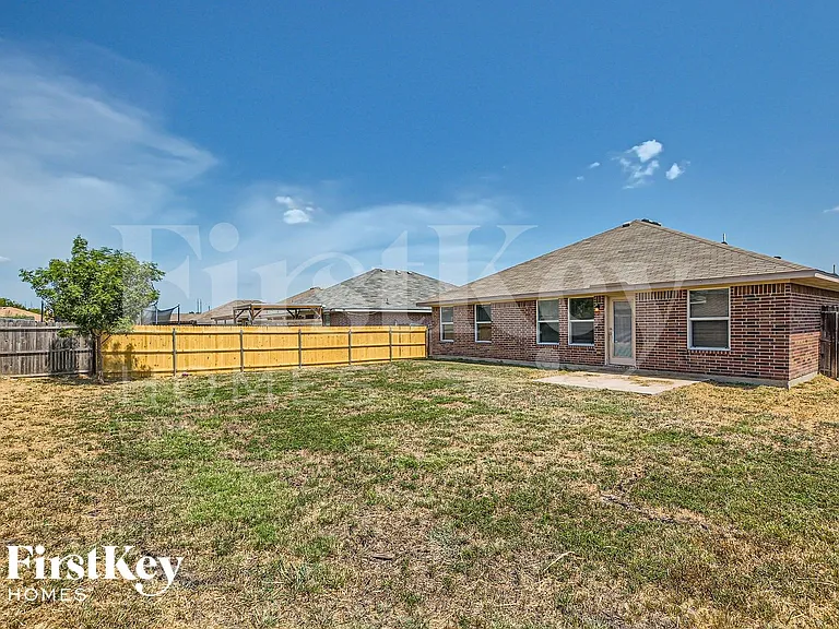 1825 Ridgecrest Dr — Photo 26