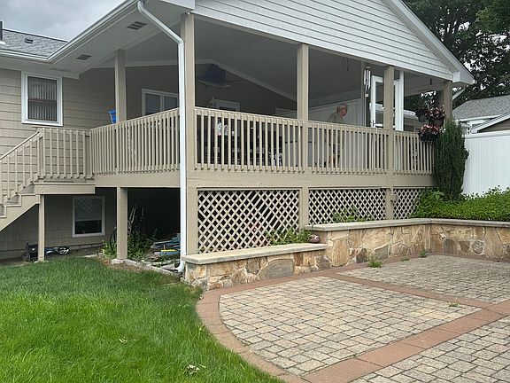 4th image of 178 Bracken St