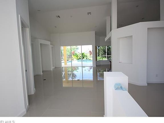 5th image of 3332 Oasis Blvd