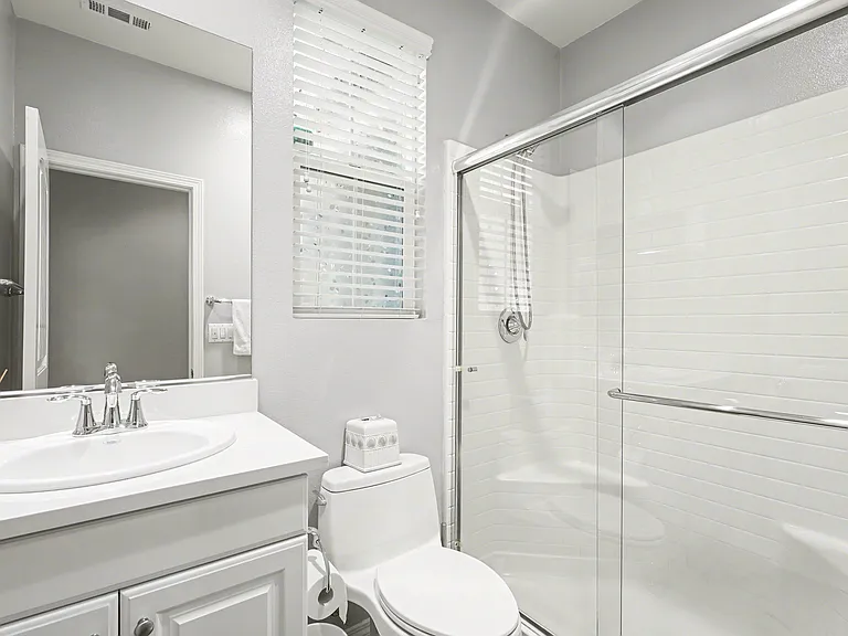 Downstairs full bath