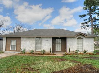 800 Stadium Cir, Friendswood, TX 77546