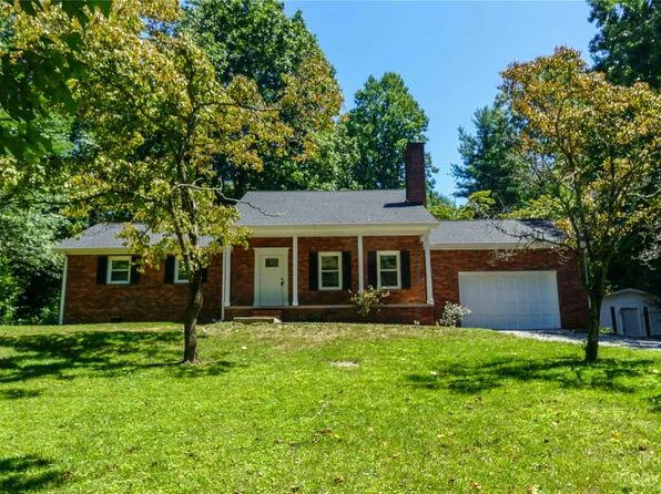 102 Greenbriar Ave, Flat Rock, NC 28731