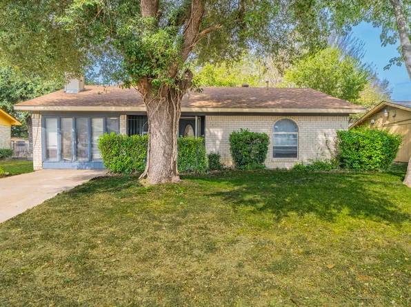 1715 Trade Winds Dr, Dallas, TX 75241