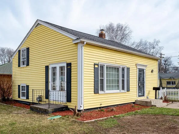 7232 W Fairmount AVENUE, Milwaukee, WI 53218