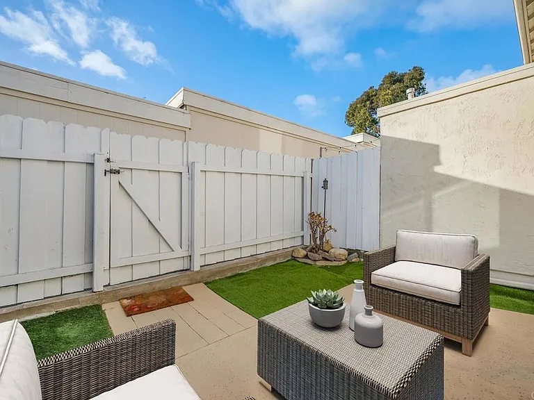 851 Del Mar Downs Rd #E — Photo 19