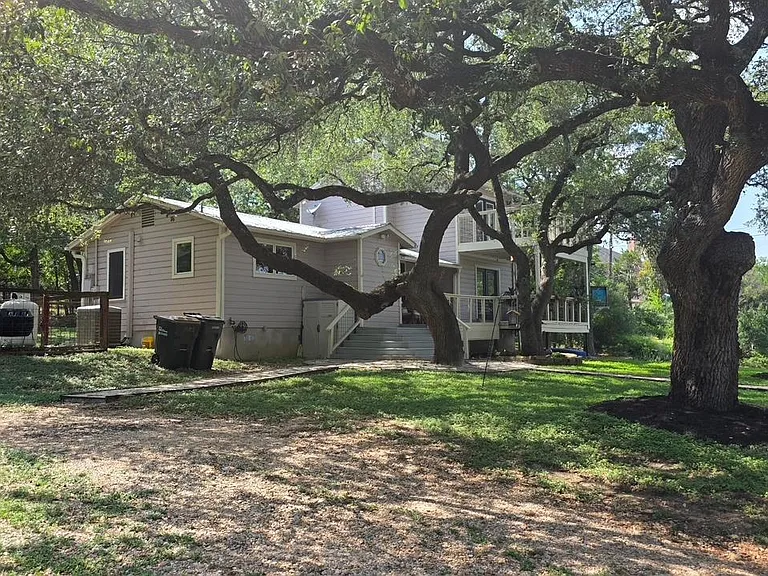 2802 De Soto Dr — Photo 2