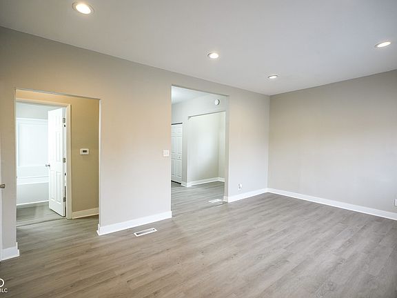 3rd image of 3385 N Sherman Dr