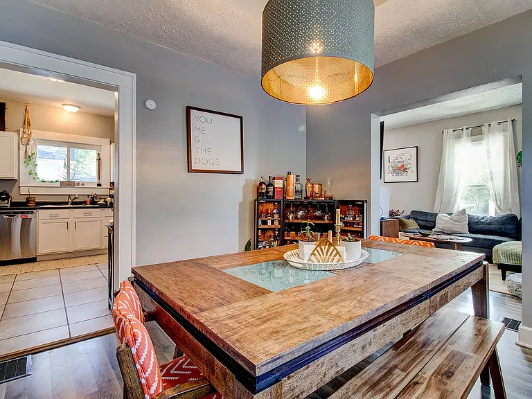 330 Bernard Ave — Photo 14