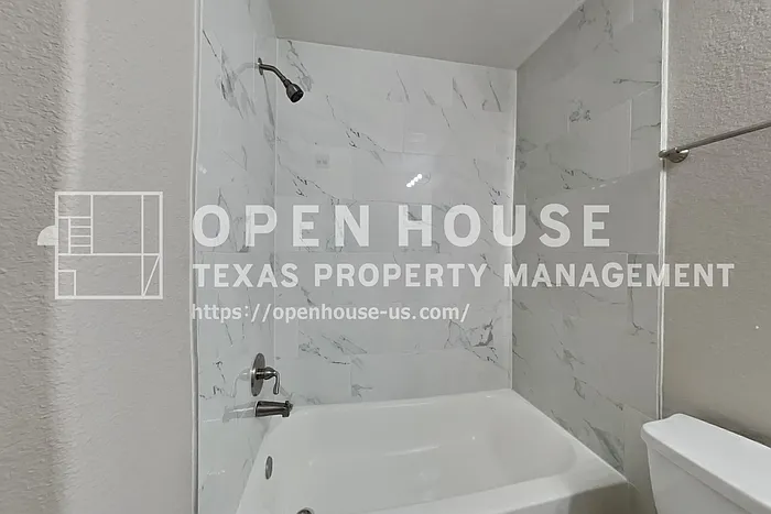 8902 Carmel Grove Ln — Photo 16