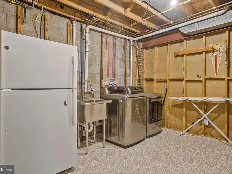 1715 Hollinwood Dr — Photo 41