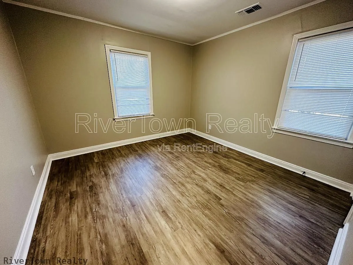 3 bed, 1.0 bath, 812 sqft, $1,095 — Photo 3