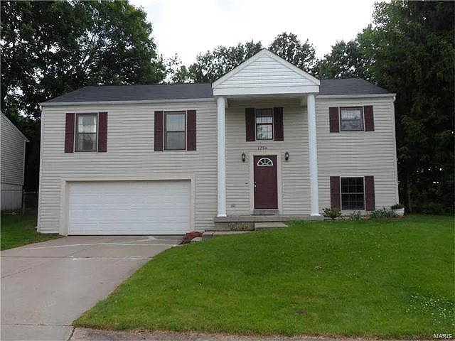 1759 Lynncove Ln photo 1