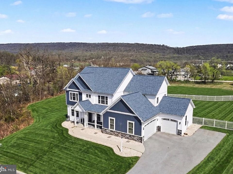 1st image of 6390 Peregrine Way