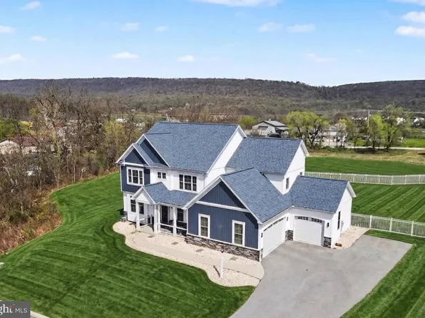 6390 Peregrine Way, Mechanicsburg, PA 17050