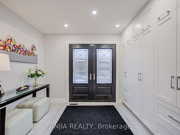 5th image of 63 Reeve Dr