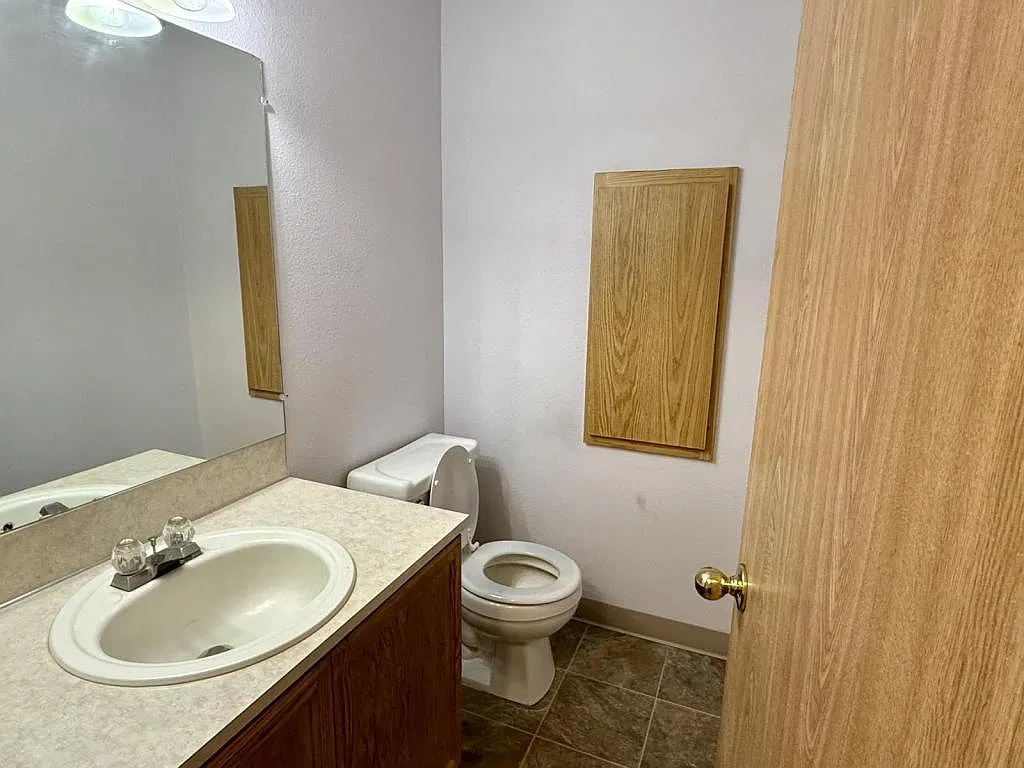 919 SE 153rd Ave — Photo 3