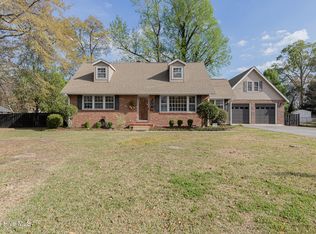 818 Edgewood Dr, Jacksonville, NC 28540