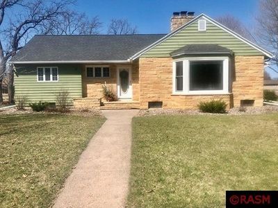 31 Lake Ave E, Minnesota Lake, MN, 56068