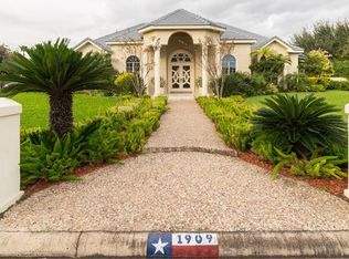 1909 Sundance St, Palmhurst, TX 78573