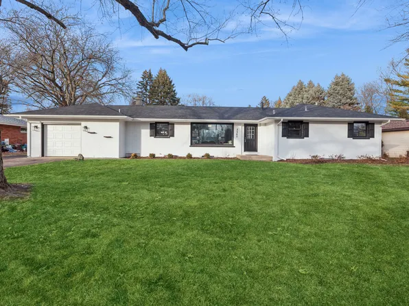 2265 Fitchome St, Aurora, IL 60506