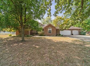 59399 E 288th Ct, Grove, OK 74344