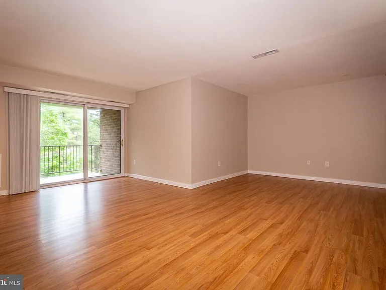 9 Silverwood Cir #11 — Photo 10