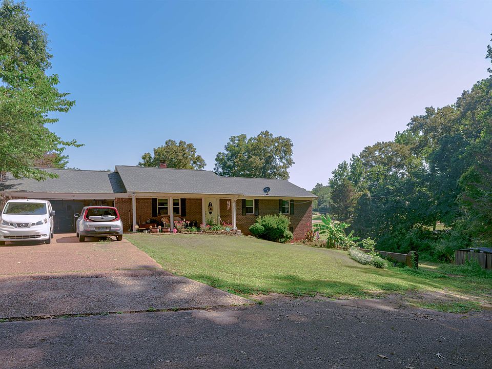 1st image of 215 Crockett Cir