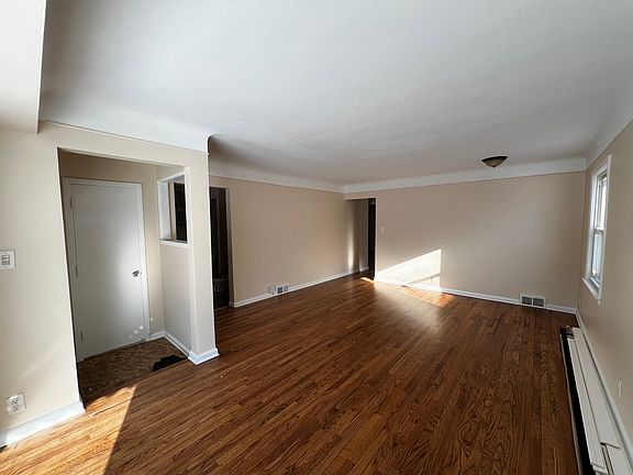 2nd image of 23840 Morton Ave