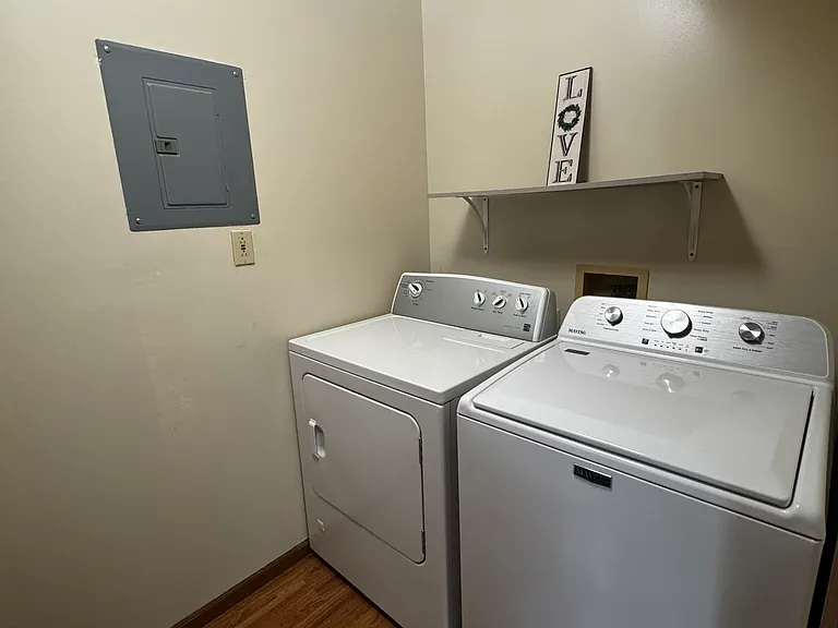 910 N Wheeler St — Photo 8