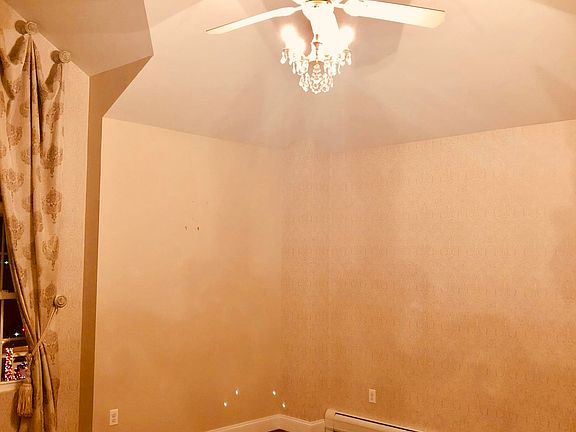 3rd image of 17 Malibu Ct