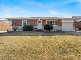 304 Southampton Dr, Saint Louis, MO