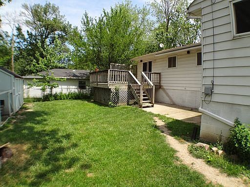 4th image of 690 Oakwood Ave