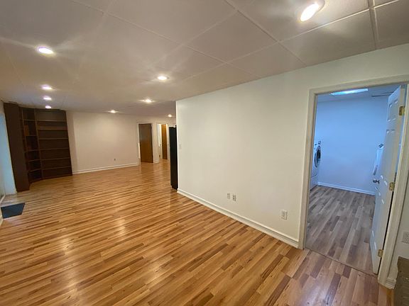 5th image of 9 Walter Cir #Basement