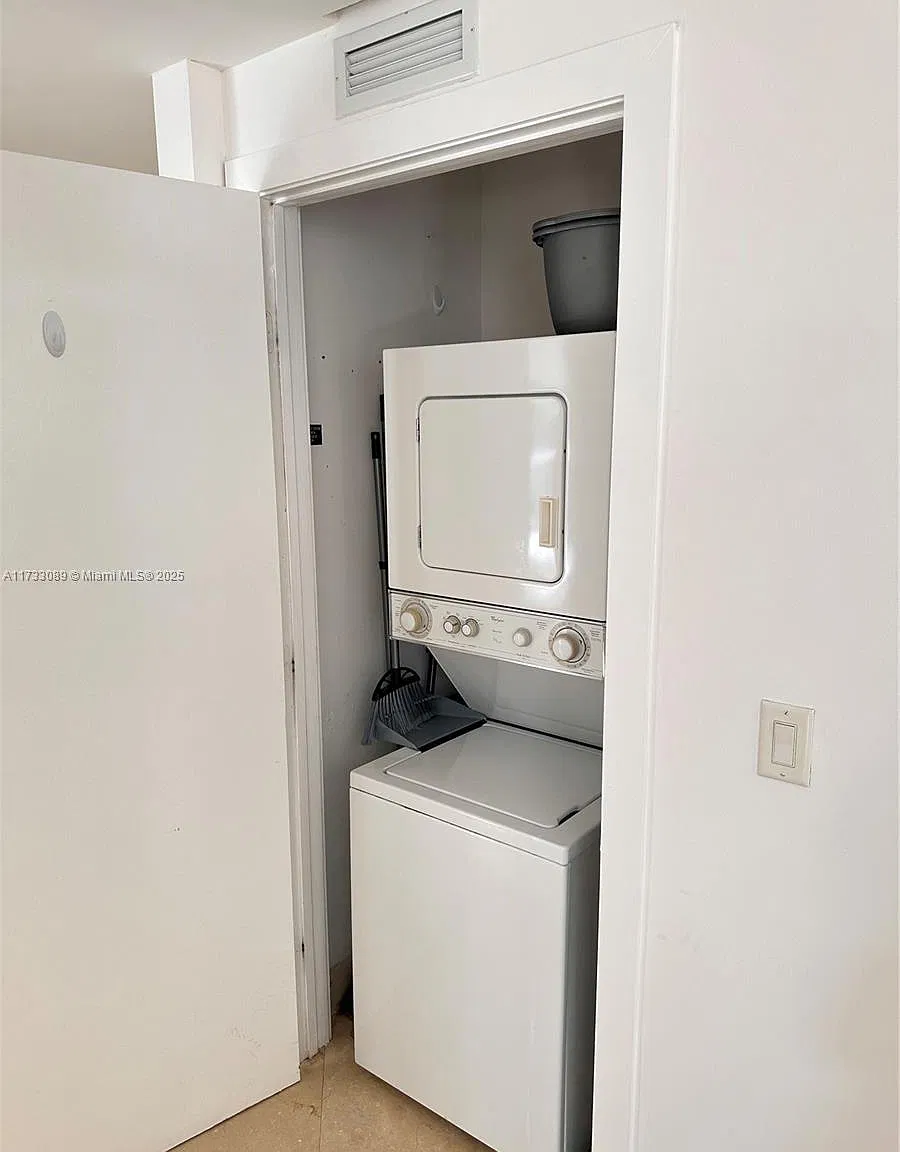 2 bed, 1440 sqft, $5,000 — Photo 2
