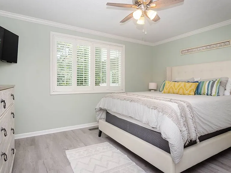 2302A Surfrider Cir — Photo 13