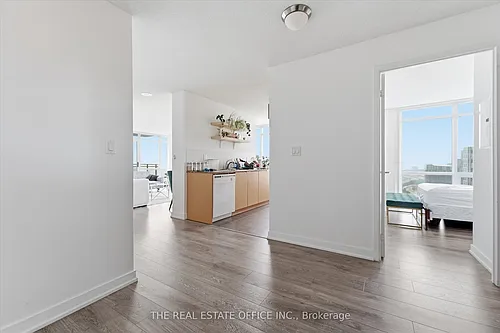 15 Fort York Blvd Photo 1