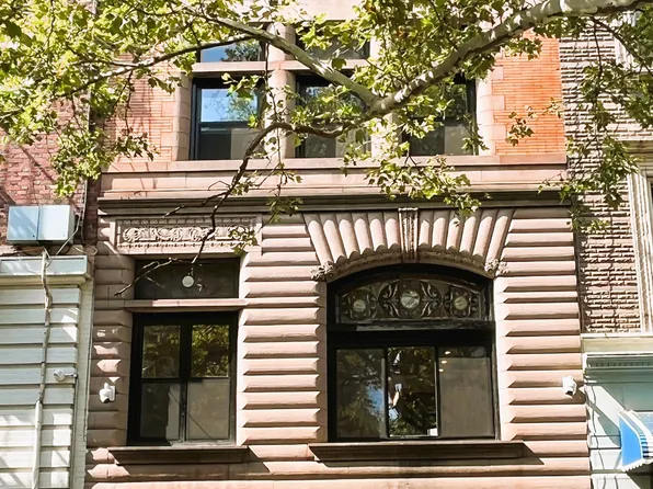 643 Saint Mark's Avenue image 1 of 10