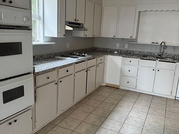 4th image of 334 Clairmont Dr