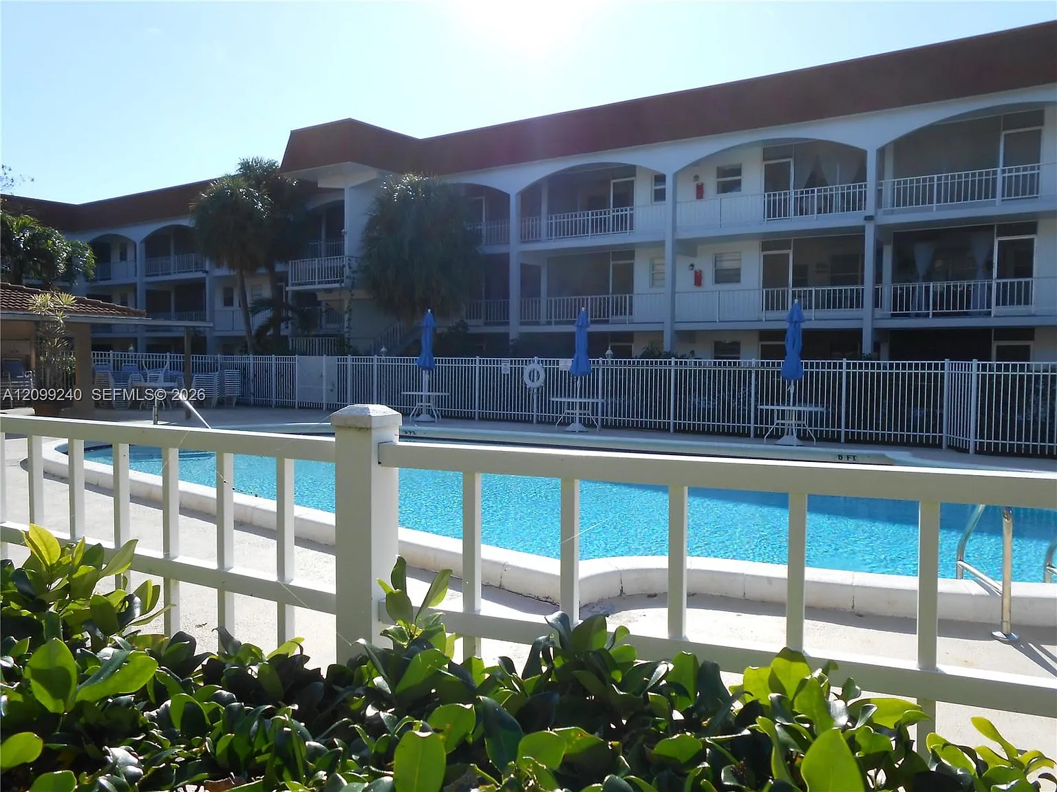Paradise Villas Condo — Photo 1