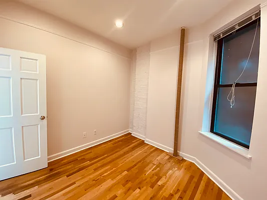 Rented by Metropolis Real Estate of Manhattan | media 16