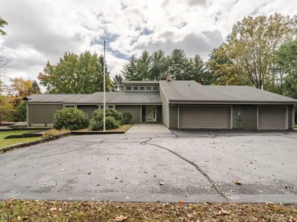 3 Alexandria Dr, Alexandria Twp., NJ 08867