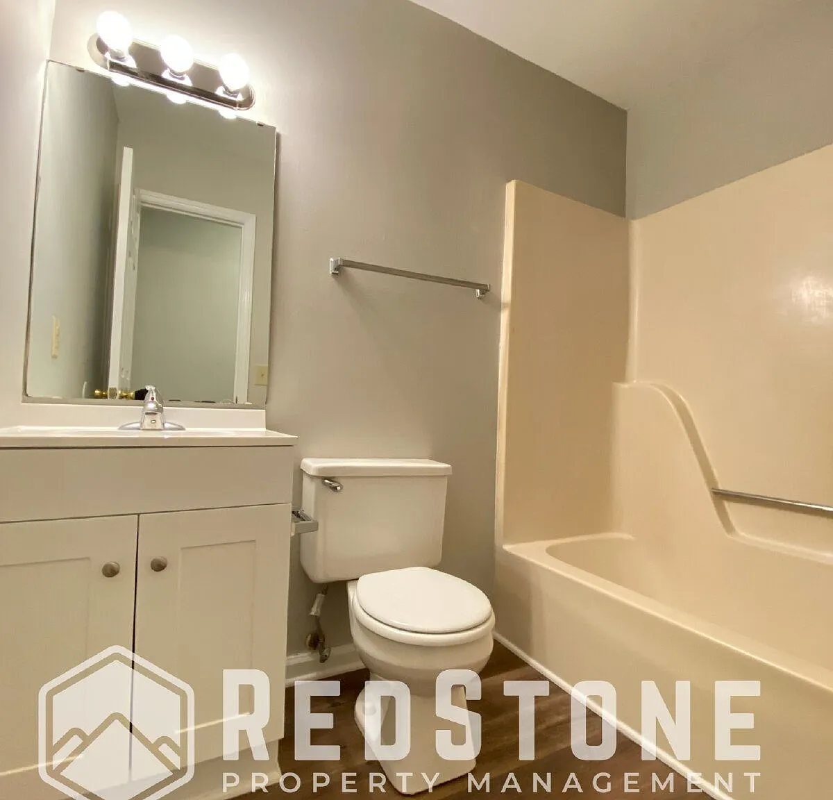 1 bed, 1.0 bath, $825 — Photo 4