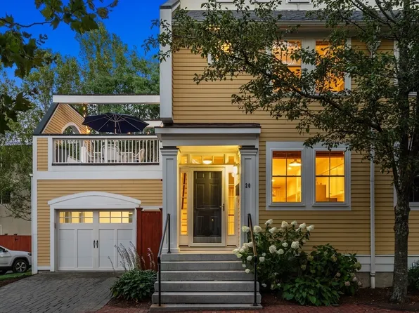 129 Merrimac St Unit 20, Newburyport, MA 01950