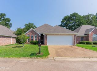 110 River Ridge Ct, Pearl, MS 39208