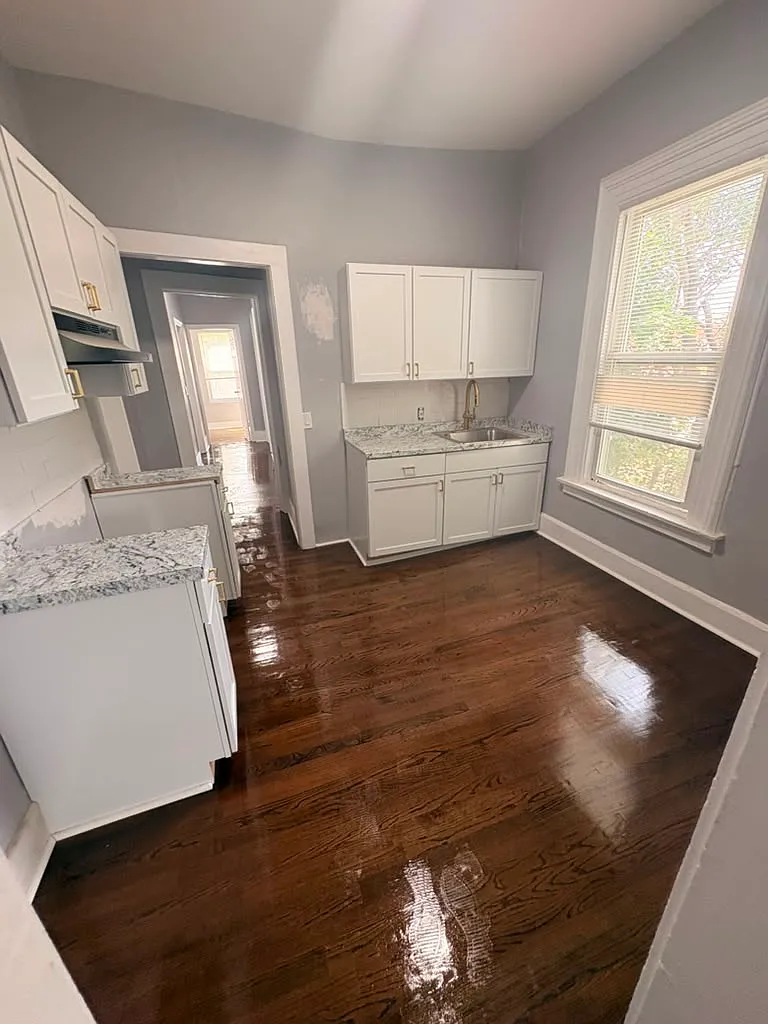 2 bed, 900 sqft, $1,800 — Photo 4