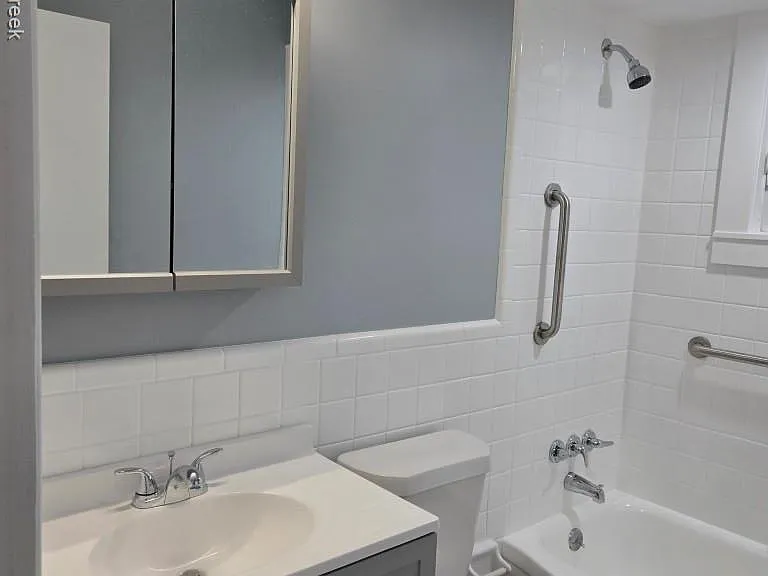 3105 Linwood Ave — Photo 15